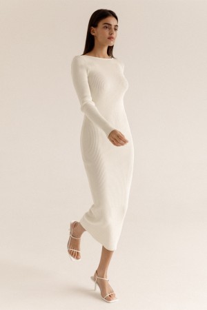 BL Ribbed Knit White Dress With Chain